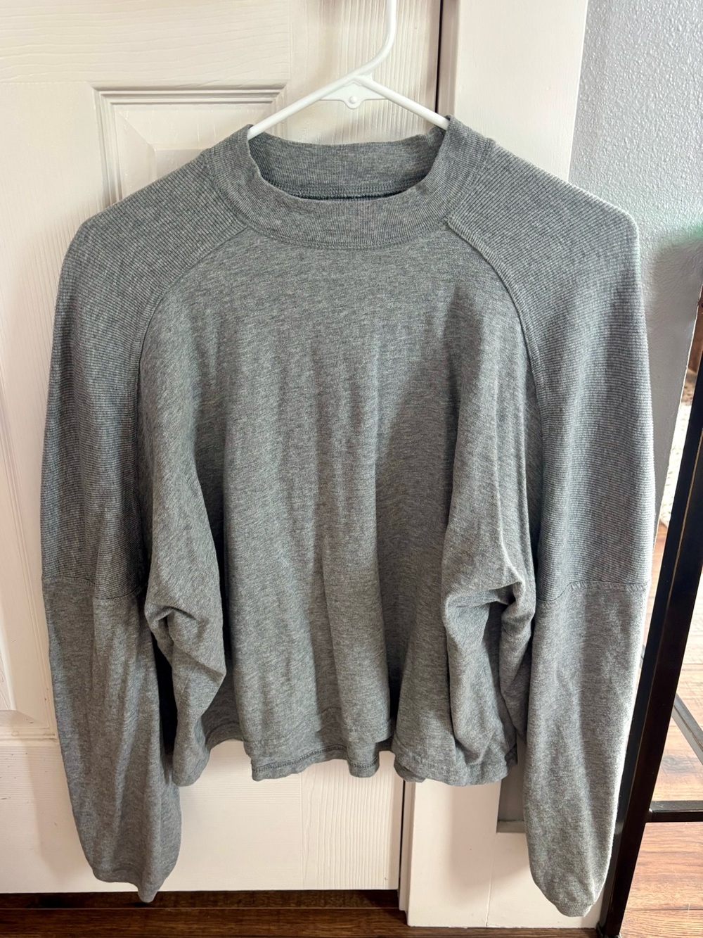 aerie Gray Long Sleeve Top Size M
